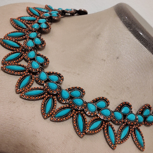 Stunning Turquoise and Coral Glass Statement Necklace Rare - Picture 3 of 15